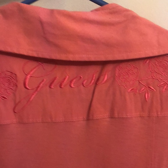 SALE!!! NWOT GUESS TOP ๐ฅ๐ฅ๐ฅ๐ฅ - Picture 3 of 5